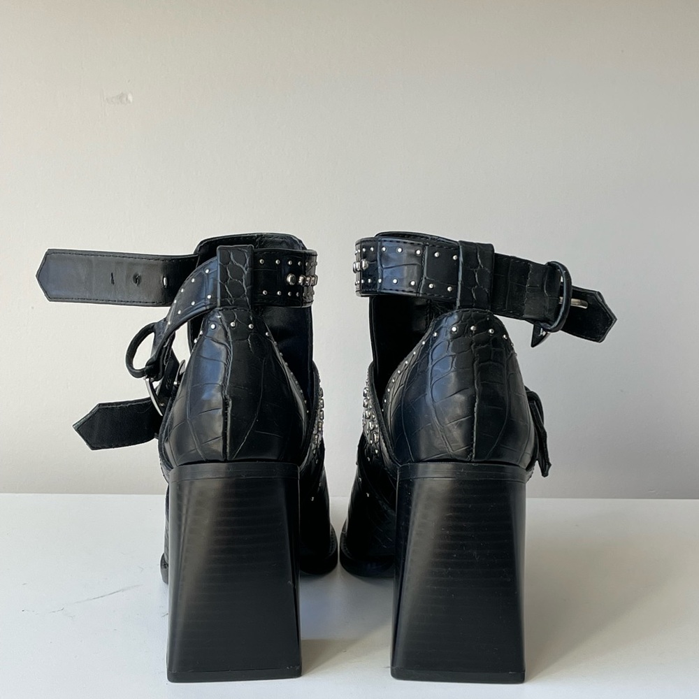 Zara Boots (Free Shipping) Gem